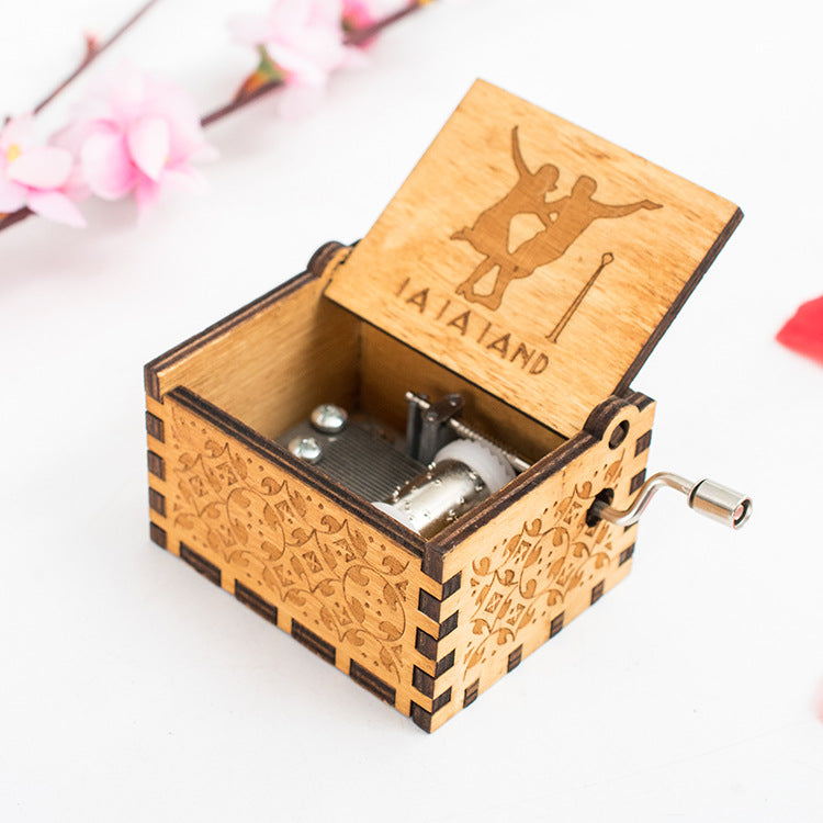 קופסת מוזיקה מעץ